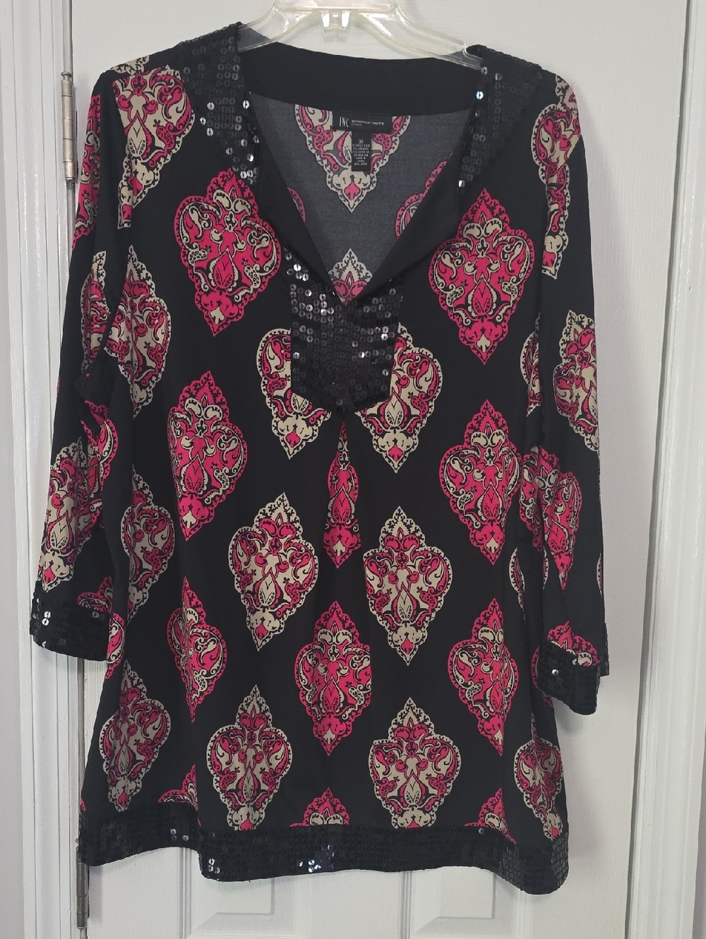 Women's Black Sequin-Trim Medallion Print Tunic Top - Pink & Cream